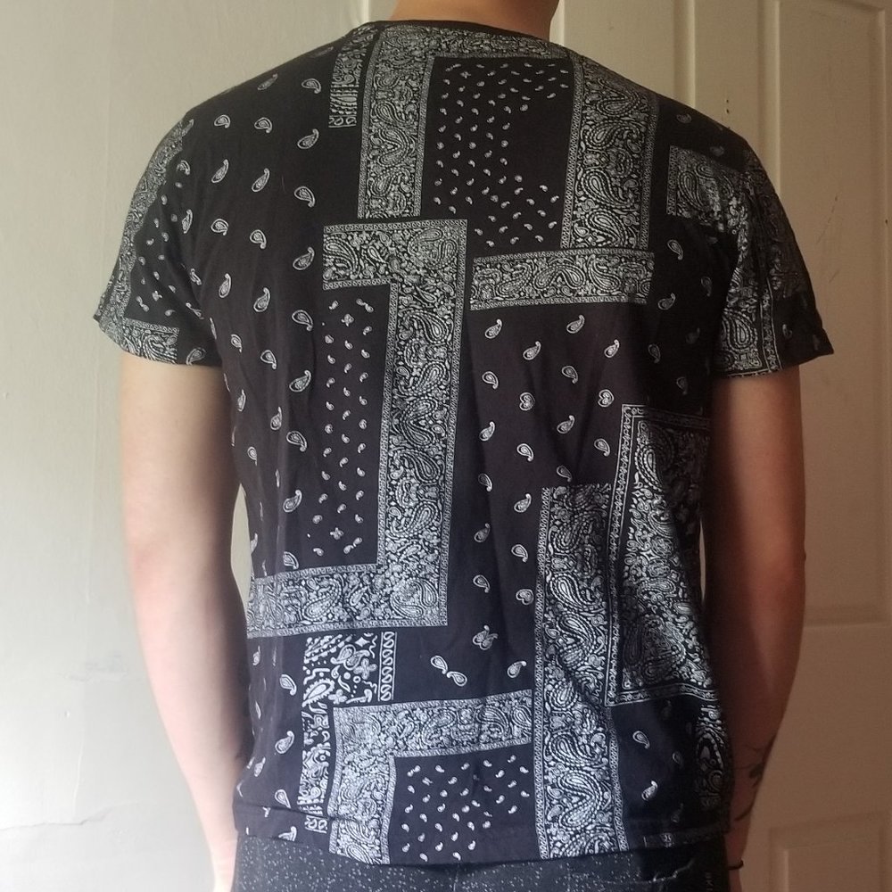 Paisley Tee - Picture 2 of 3